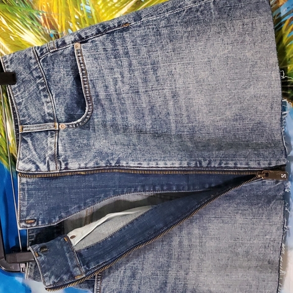 Sarena ZIP FRONT JEANS SKIRT NWOT SIZE M - Picture 2 of 6